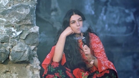 Záběr z filmu Cikáni jdou do nebe